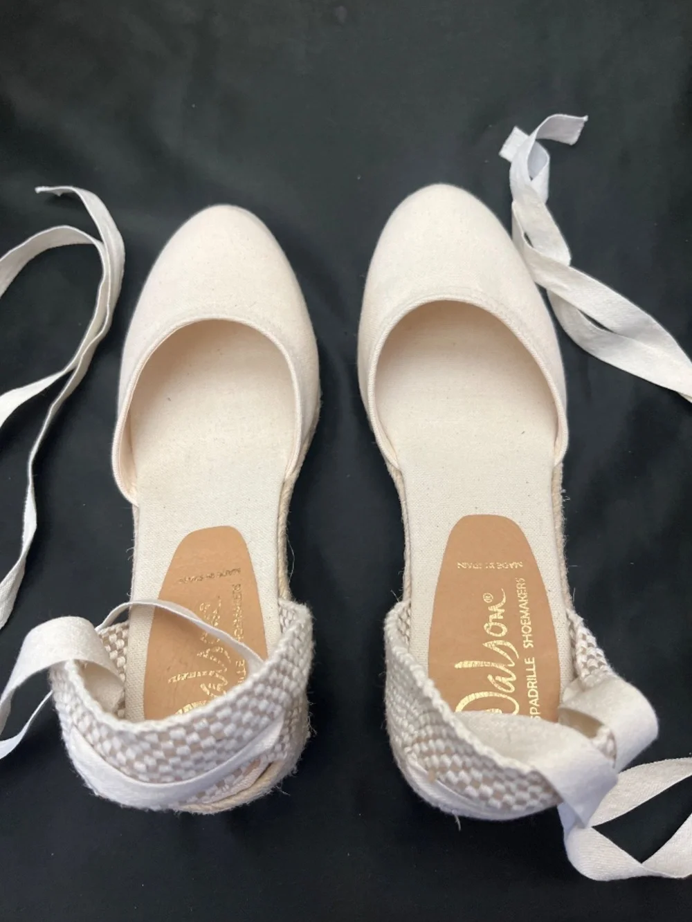 NWOT Cream Color Dalson Brand Espadrille Shoes With Ankle Ties.  Sz. 9.
